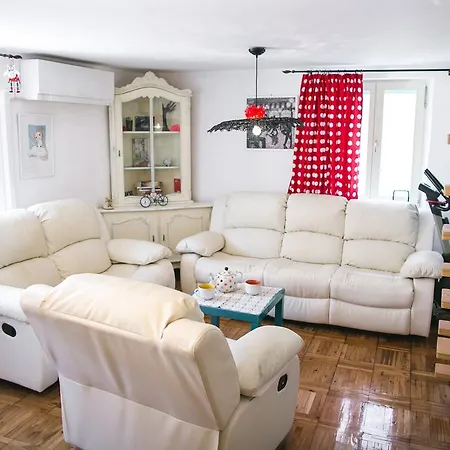 Apartment Mina *