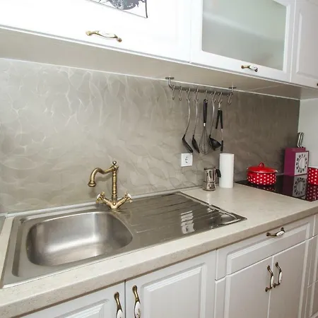 Apartament Apartman Mina *