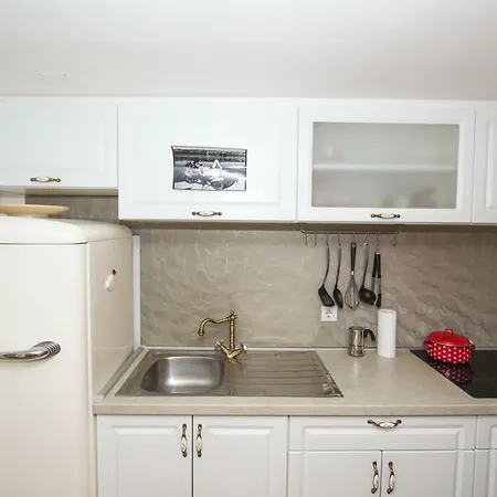 Apartment Mina *