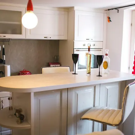 Apartman Mina * Szybenik