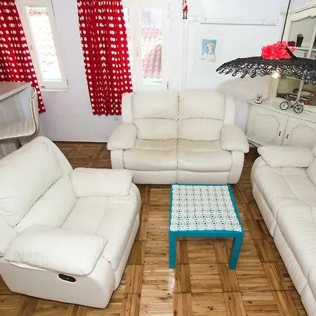 Apartman Mina Szybenik